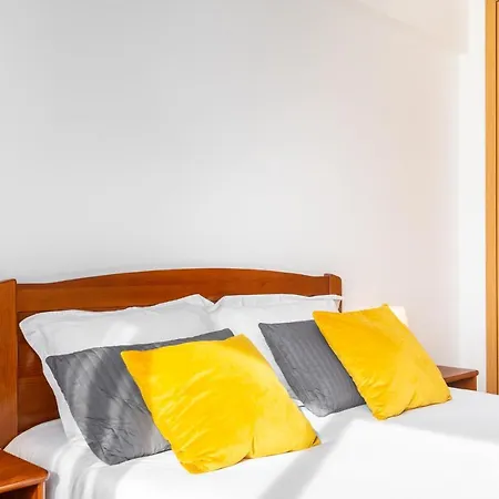 Lisboa, Cidade, Elegant With Air Cond, Free Wifi And Near Metro, By Ig ליסבון