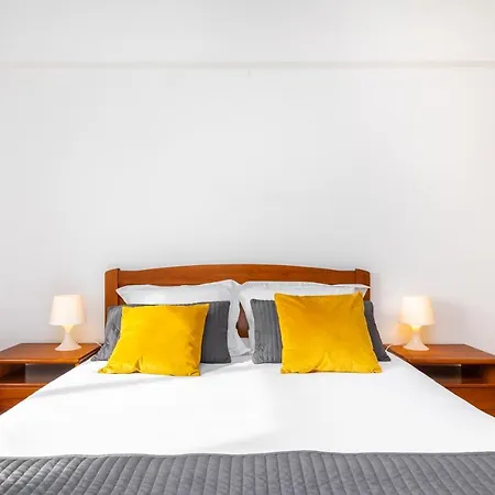 Lisboa, Cidade, Elegant With Air Cond, Free Wifi And Near Metro, By Ig Apartment
