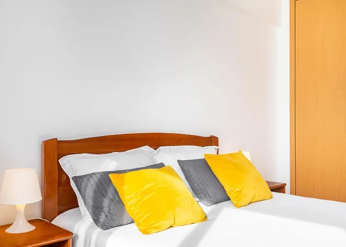 Lisboa, Cidade, Elegant With Air Cond, Free Wifi And Near Metro, By Ig Lisboa