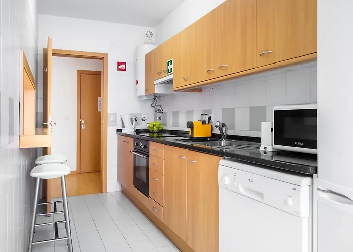 Lisboa, Cidade, Elegant With Air Cond, Free Wifi And Near Metro, By Ig Apartmán